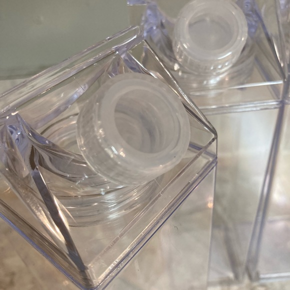 Milk Carton - Picture 4 of 11